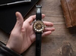 Cara Merawat Jam Tangan Kulit - Nano Clear Indonesia Cara Merawat Jam Tangan Kulit