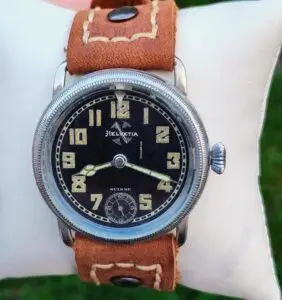 Lecet Di Jam Tangan Helvetia