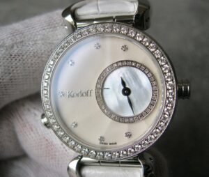 Lecet Di Jam Tangan Korloff
