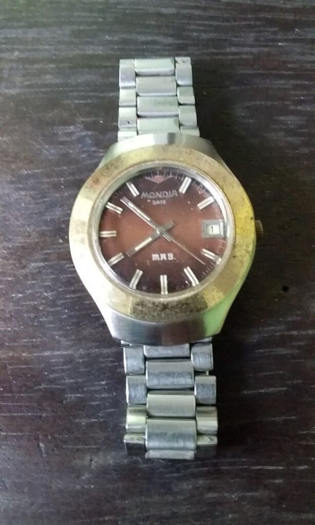 Lecet Di Jam Tangan Mondia